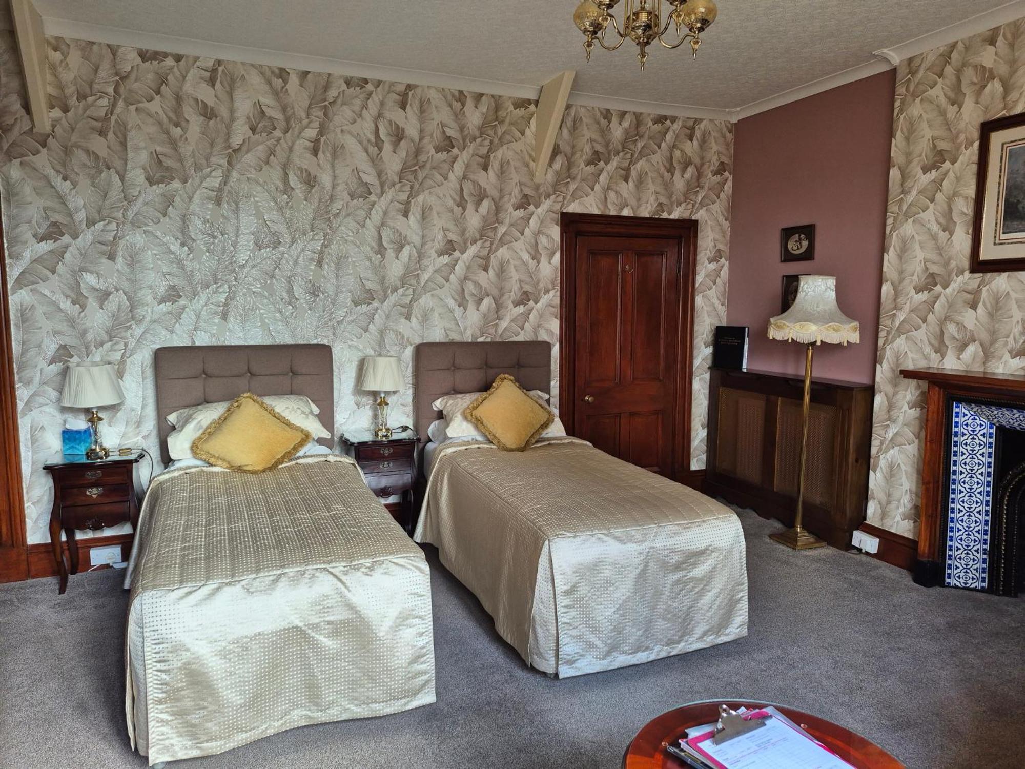 St David'S Guesthouse 哈佛威斯特 外观 照片